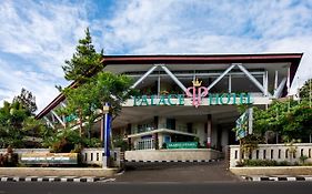 Palace Hotel Cipanas